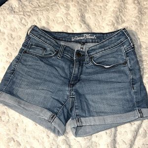Women’s Universal Thread jean shorts size 24